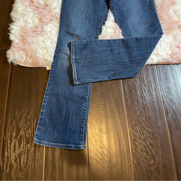 Old Navy Curvy Bootcut Jeans Women's Size 8P - Picture 4 of 4